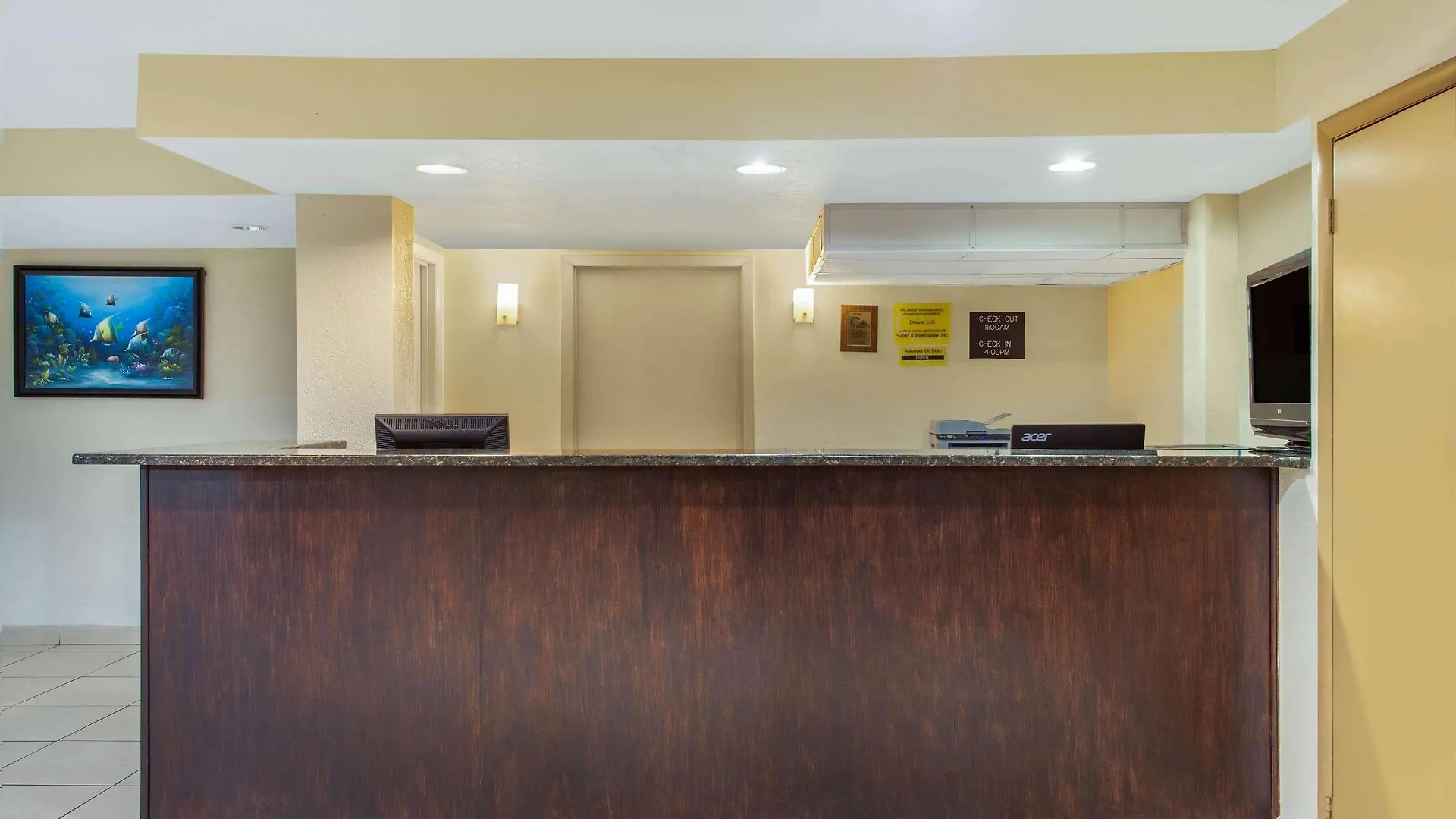 Super 8 By Wyndham Clearwater/Us Hwy 19 N Motel