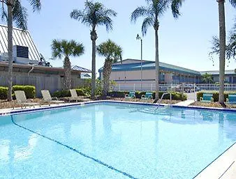 Super 8 By Wyndham Clearwater/Us Hwy 19 N Motel